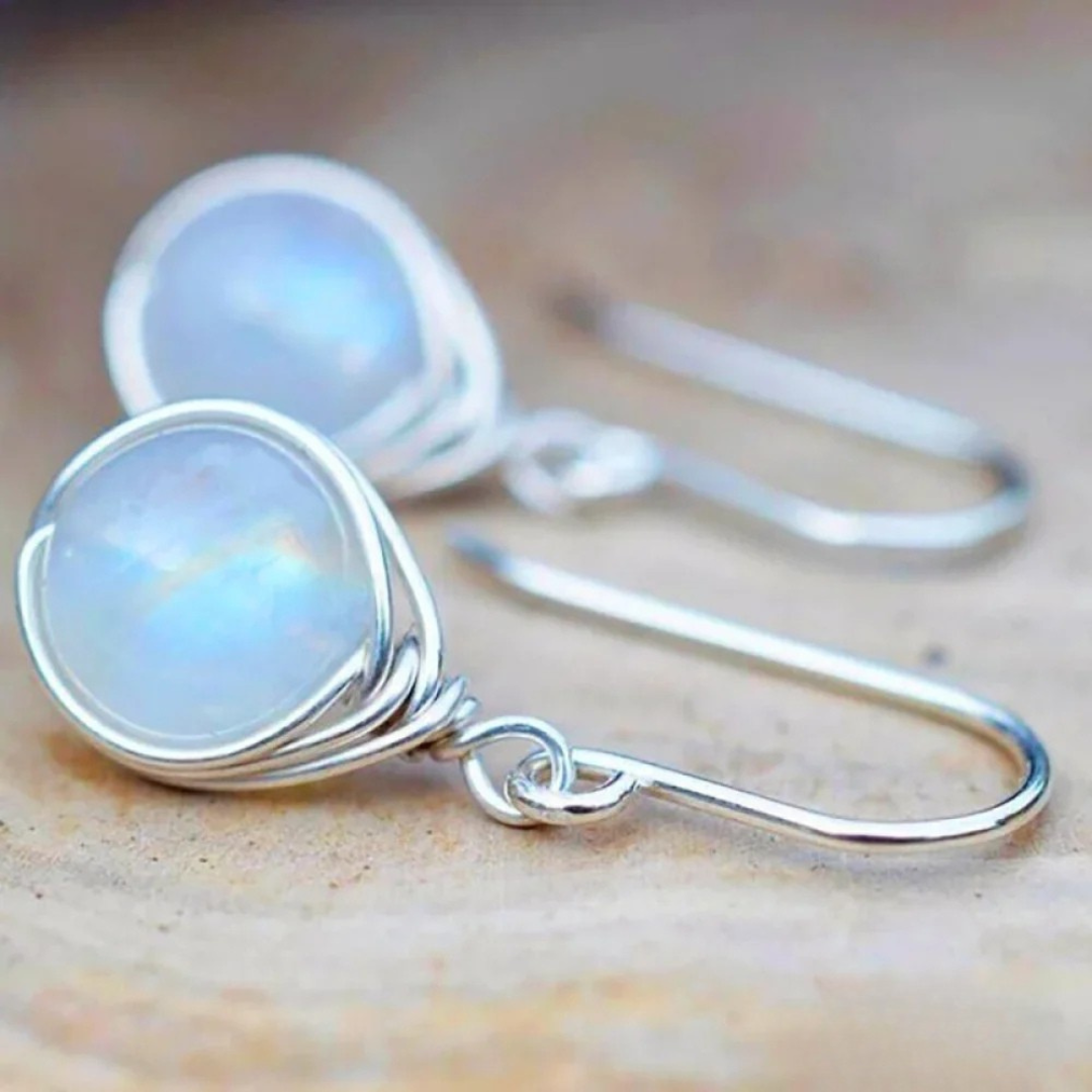 Mariann – Moonlight Glow Drop Earrings