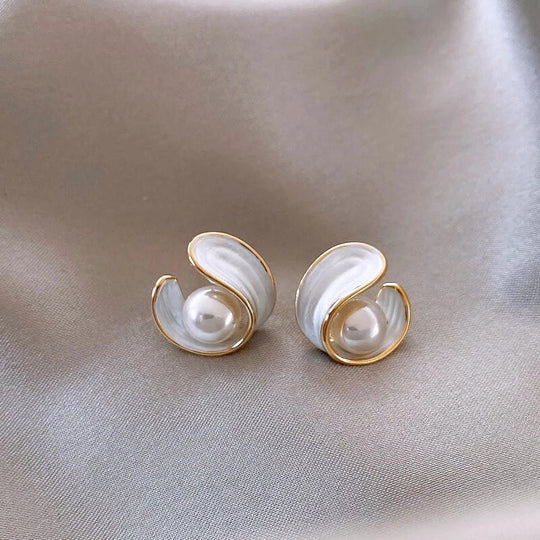 Luxe Earrings of White Opal with Pearls in Gold