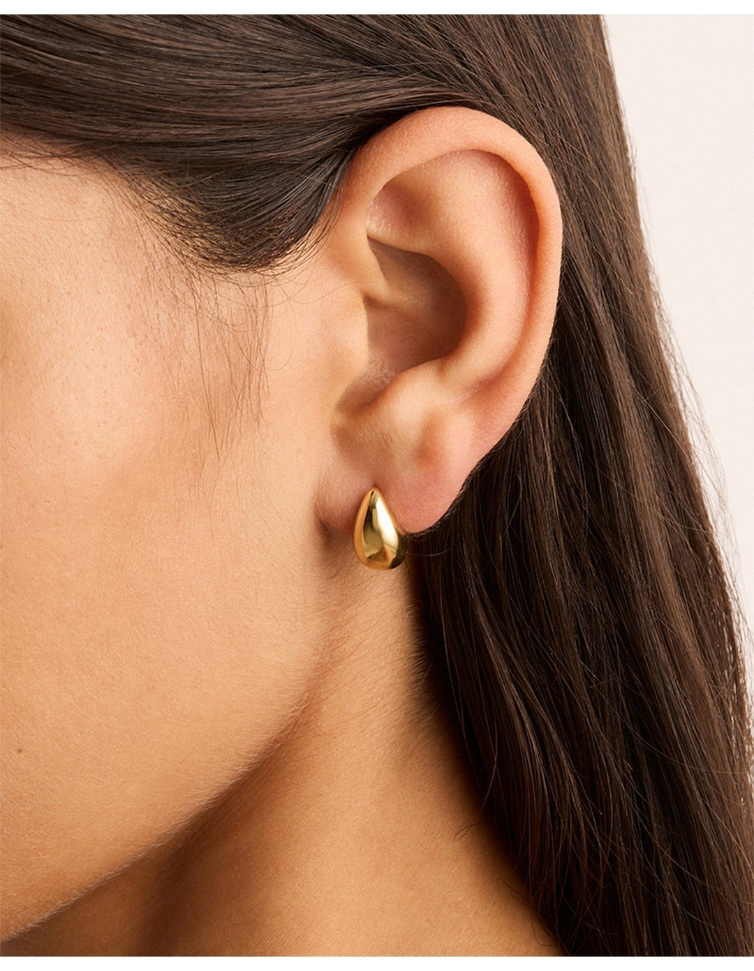 Janeane – Teardrop Gold Stud Earrings