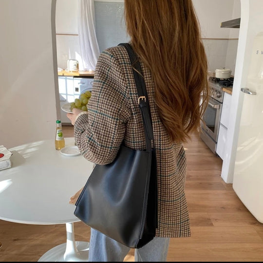Kathy  – Minimalist Leather Shoulder Bag for Women