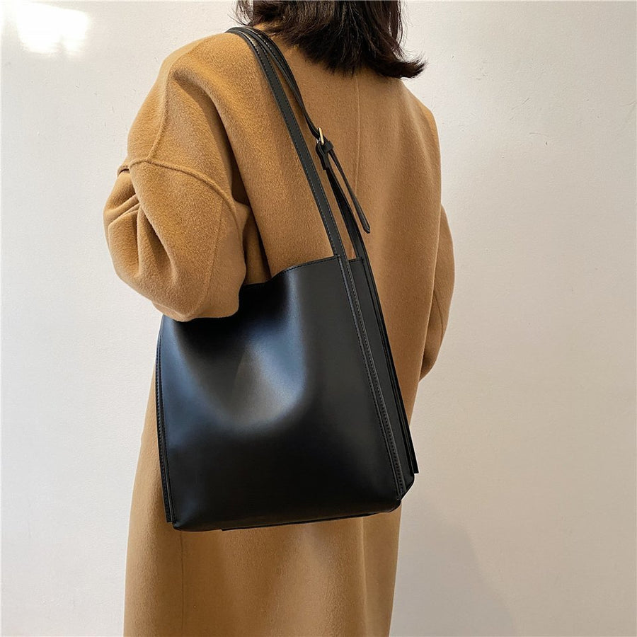 Kathy  – Minimalist Leather Shoulder Bag for Women
