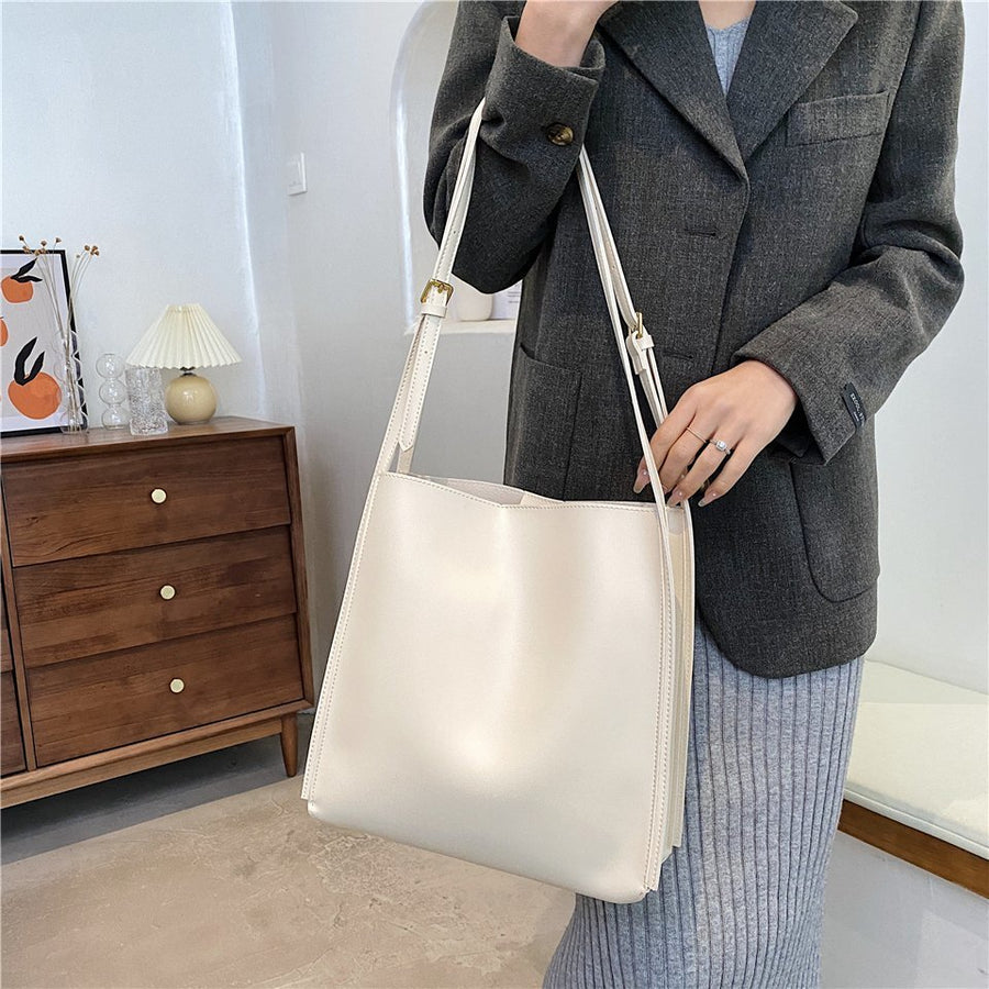 Kathy  – Minimalist Leather Shoulder Bag for Women