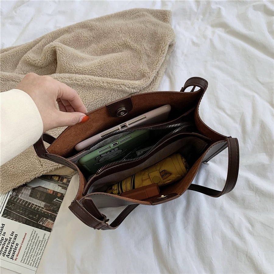 Kathy  – Minimalist Leather Shoulder Bag for Women
