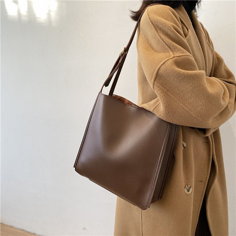 Kathy  – Minimalist Leather Shoulder Bag for Women