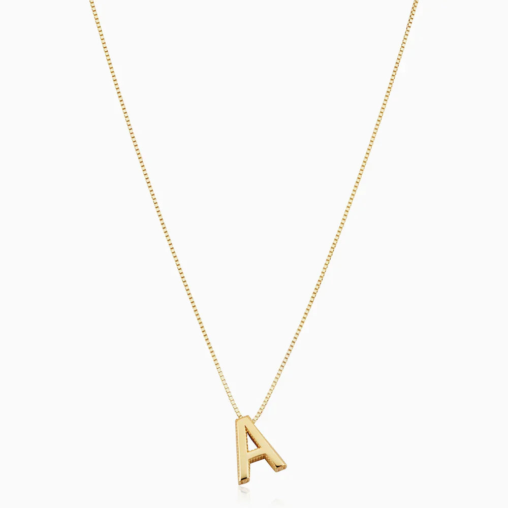 Caroline – Golden Initial Pendant Necklace