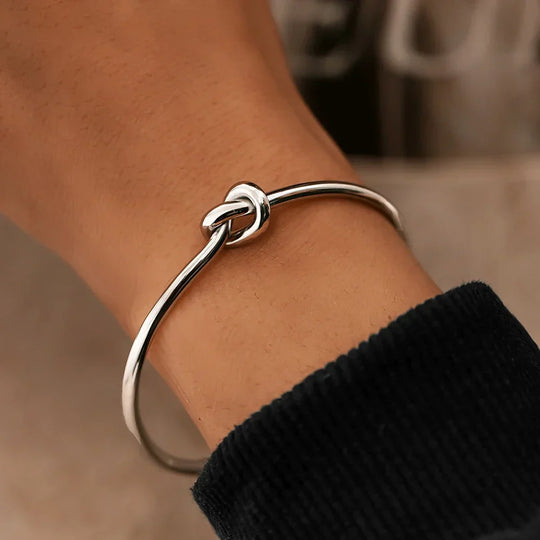 Kaitlyn – Minimalist Knot Bangle for Women