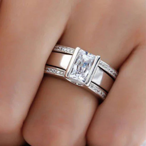 Itzel – Radiant Cut Diamond Bridal Ring Set for Women