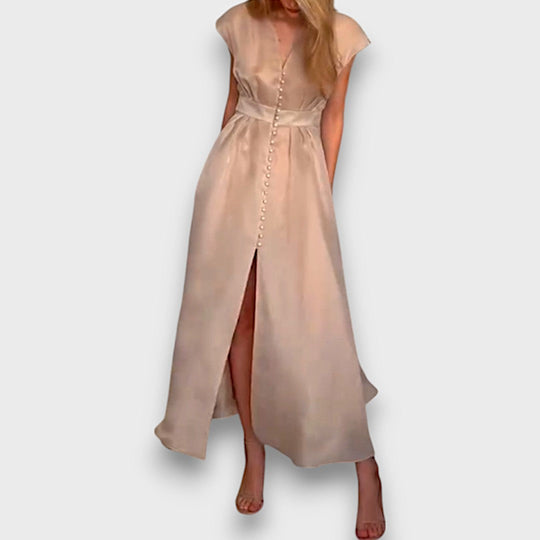 Vivelle – Flowing Dress with Subtle Slit
