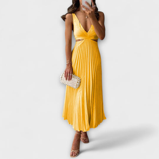 Aurine – Pleated Dress with Refined Waist