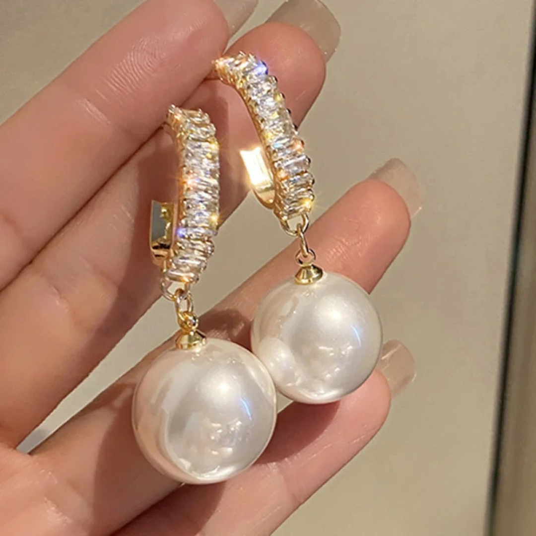 Chantal – Luxe Pearl Elegance Earrings
