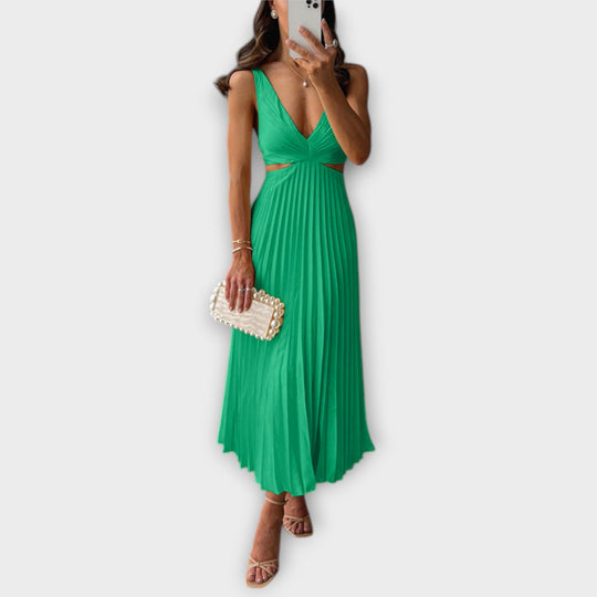 Aurine – Pleated Dress with Refined Waist