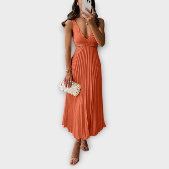 Aurine – Pleated Dress with Refined Waist