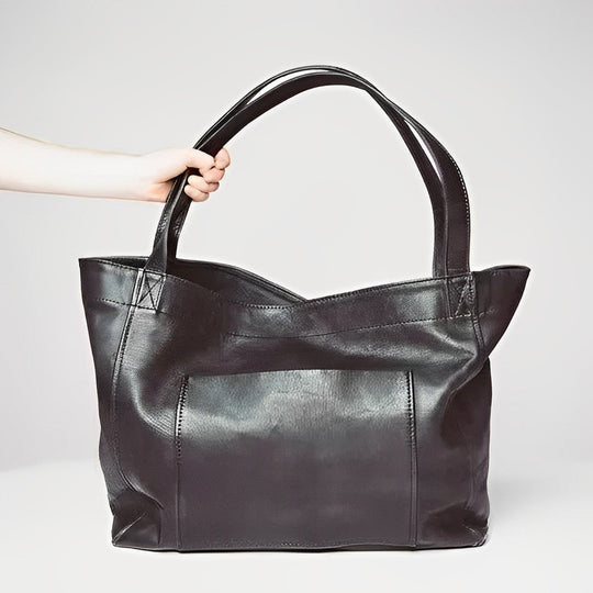Anja – Retro Leather Handbag with Flap Closure