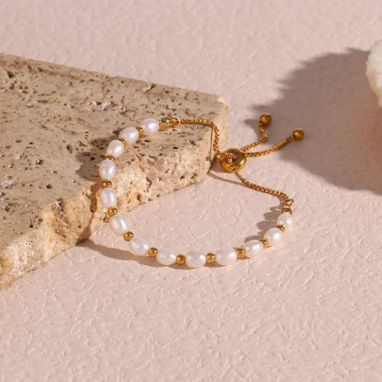 Elysa – Adjustable Pearl Elegance Bracelet