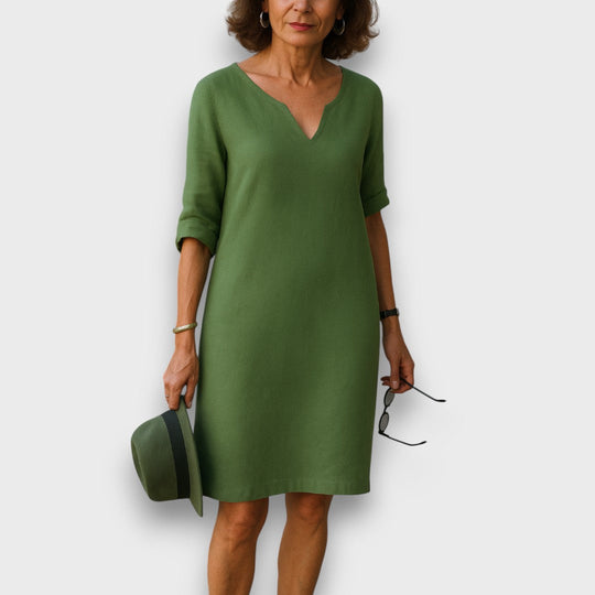 Lisette – Simple Dress with V-Neck