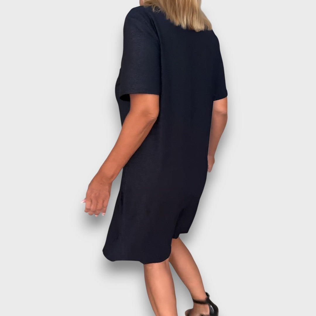 Aurela – Dress with Twist Detail