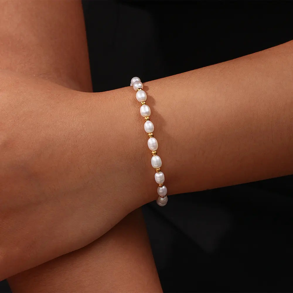 Elysa – Adjustable Pearl Elegance Bracelet