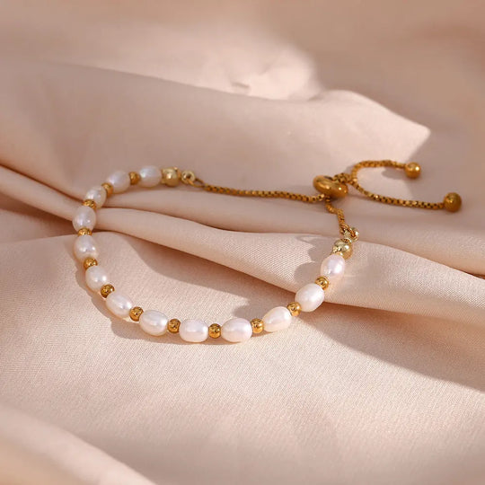 Elysa – Adjustable Pearl Elegance Bracelet