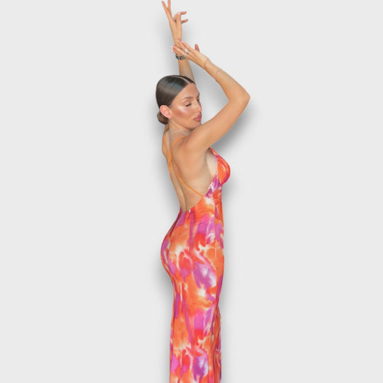 Ravena – Figure-Hugging Summer Dress with Spaghetti Straps