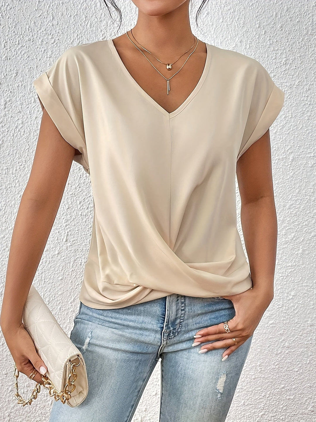 Alvessa – Twist Front V-Neck Blouse