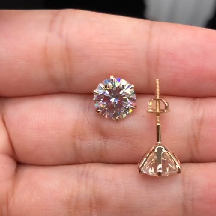 Patty – Gold-Plated Solitaire Stud Earrings for Women