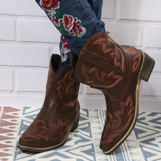 Maiken - TrailBloom Western V-Cut Boots
