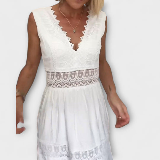 Anneline – Midi Dress with Lace and Romantic Flair