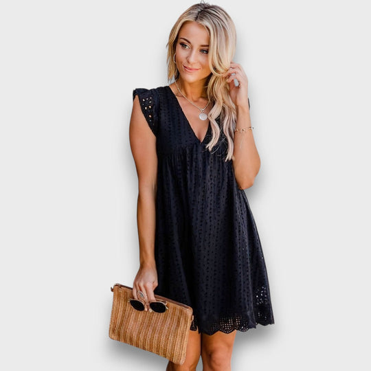 Dareva – Feminine Dress with Eyelet Lace
