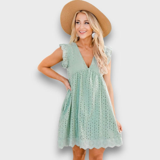Dareva – Feminine Dress with Eyelet Lace