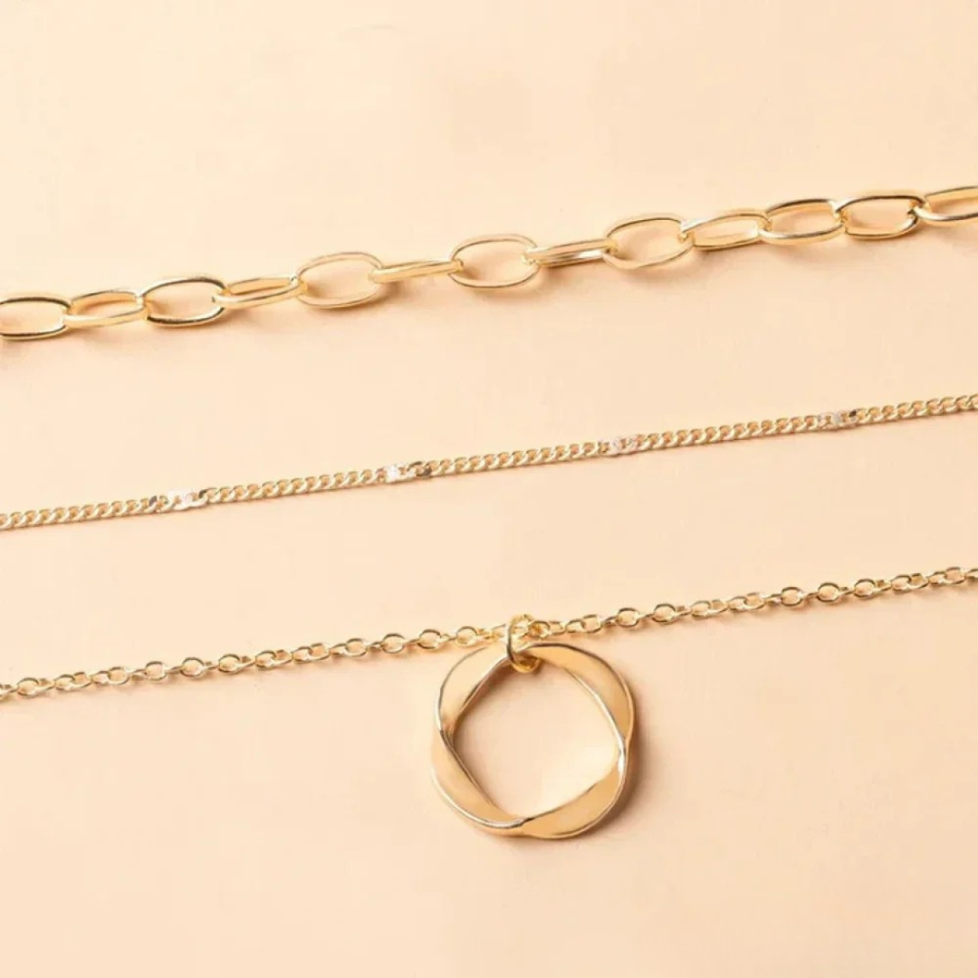 Phylbert – Triple Layer Circle Pendant Necklace