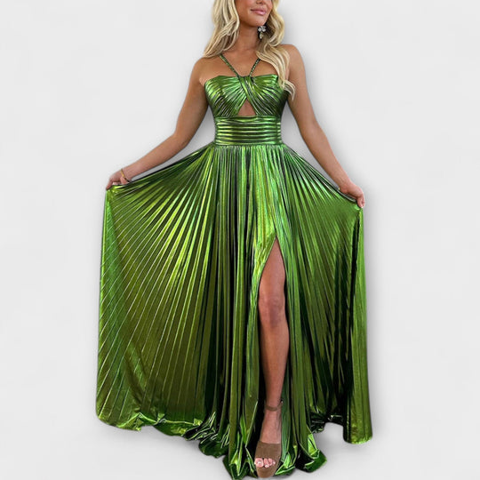 Lariva – Flowing Evening Dress with Light Reflections