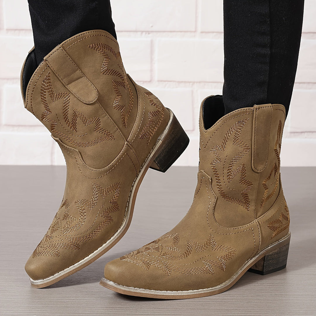 Maiken - TrailBloom Western V-Cut Boots