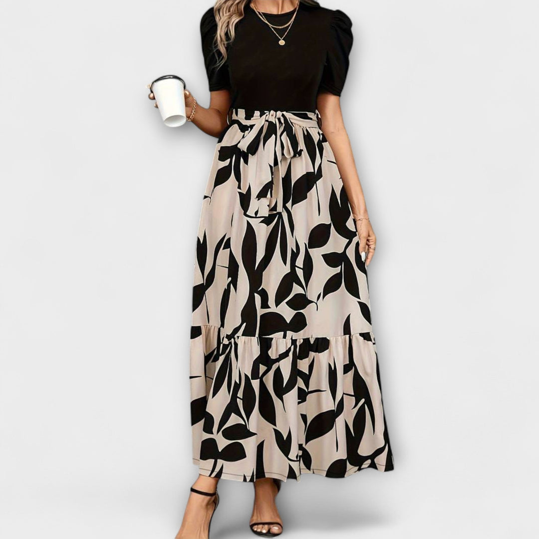 Jarelle – Dress with Tie Detail and Leaf Print