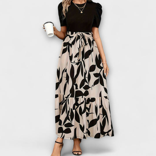 Jarelle – Dress with Tie Detail and Leaf Print