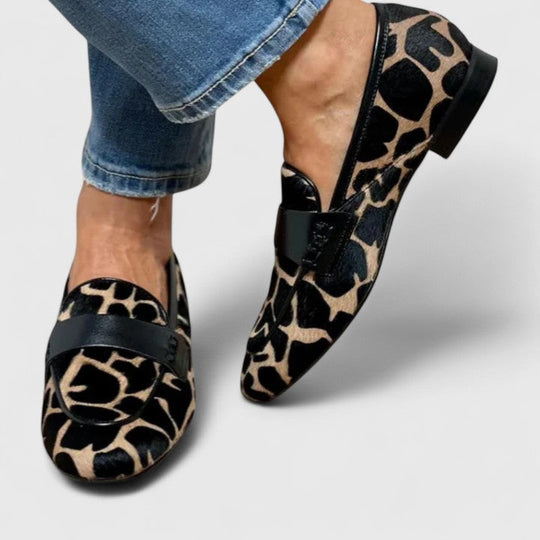 Anne – Distinctive Giraffe-Print Loafers for Women