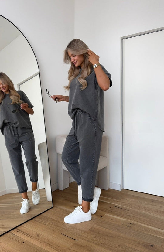 Julie – Effortless Two-Piece Lounge Set for Women
