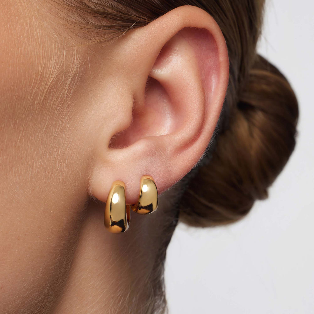 Sally – Sculpted Gold Huggie Earrings