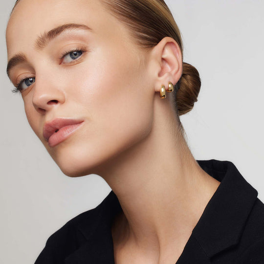 Sally – Sculpted Gold Huggie Earrings
