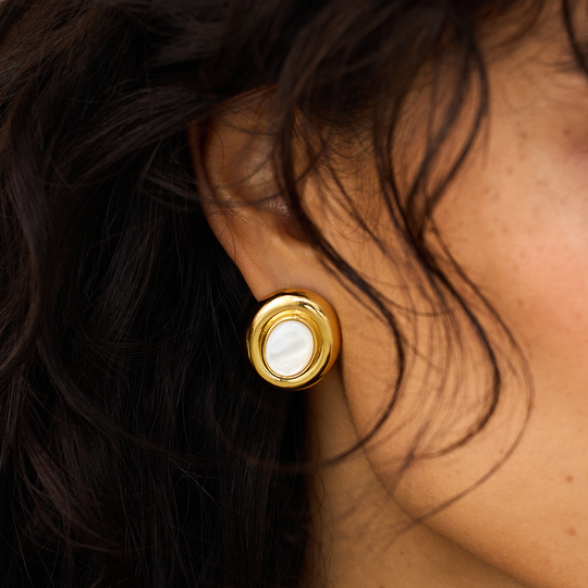 Kathleen – Gold Oval Stud Earrings with Mother-of-Pearl