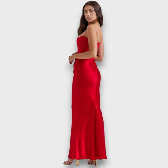 Isedra – Midi Dress with Sculptural Line