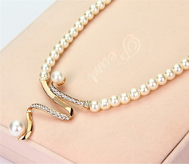 Beverly  – Pearl Grace Statement Jewelry Set