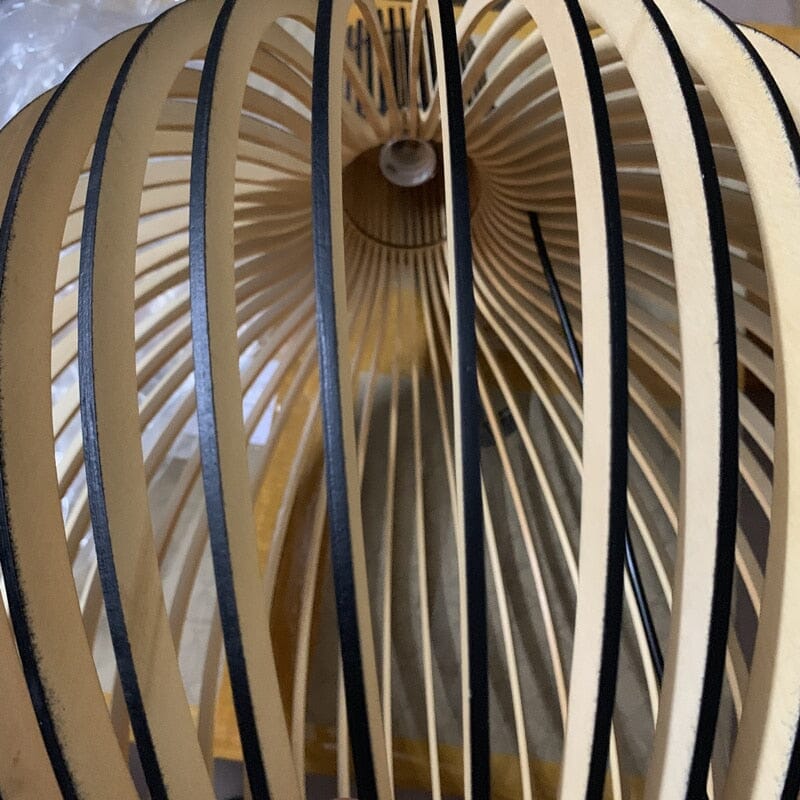 Calla – Sculpted Wooden Pendant Light