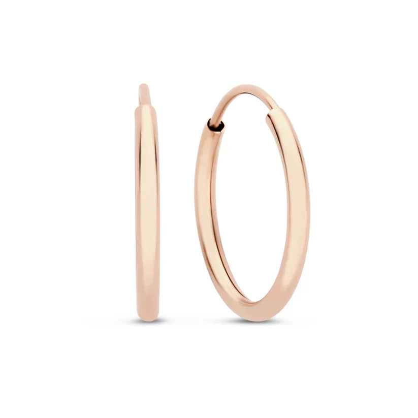 Taissa – Sleek Gold Hoop Earrings