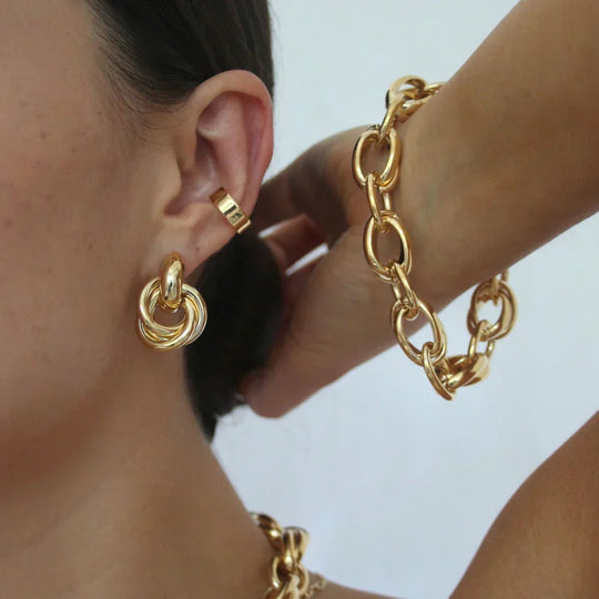Lyndsy – Gold Knot Stud Earrings