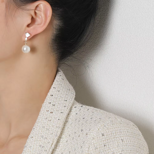 Gabriella – Classic Pearl Drop Earrings