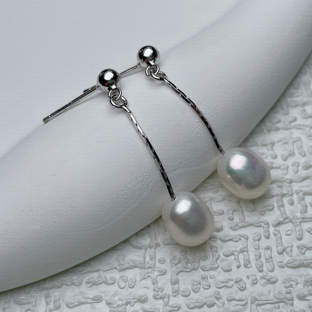 Chandria – Graceful Pearl Drop Earrings