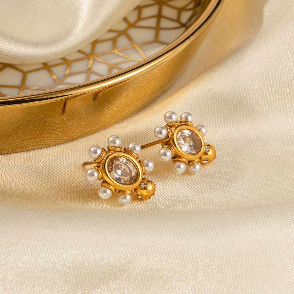 Amaryne – Regal Pearl & Crystal Stud Earrings