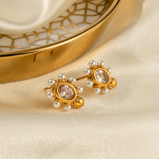 Amaryne – Regal Pearl & Crystal Stud Earrings