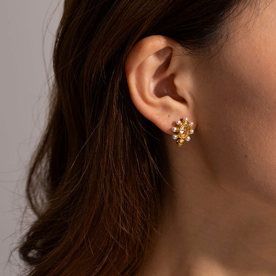 Amaryne – Regal Pearl & Crystal Stud Earrings