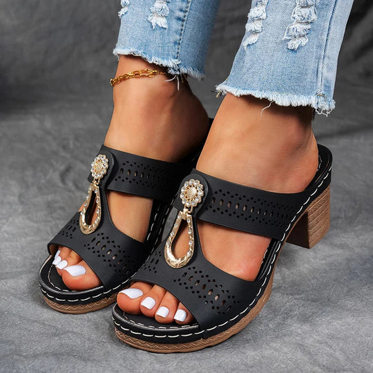 BellaVante – Vintage Block Heel Sandals